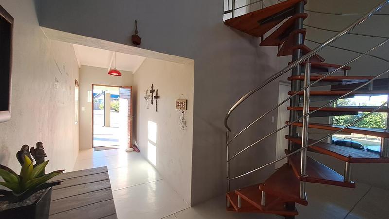 6 Bedroom Property for Sale in Stilbaai Wes Western Cape